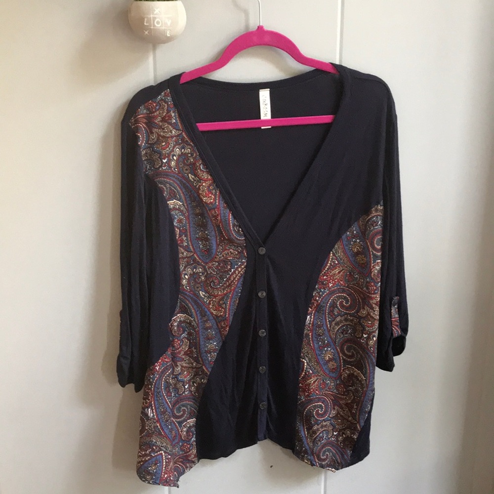 Cubism button up top size M